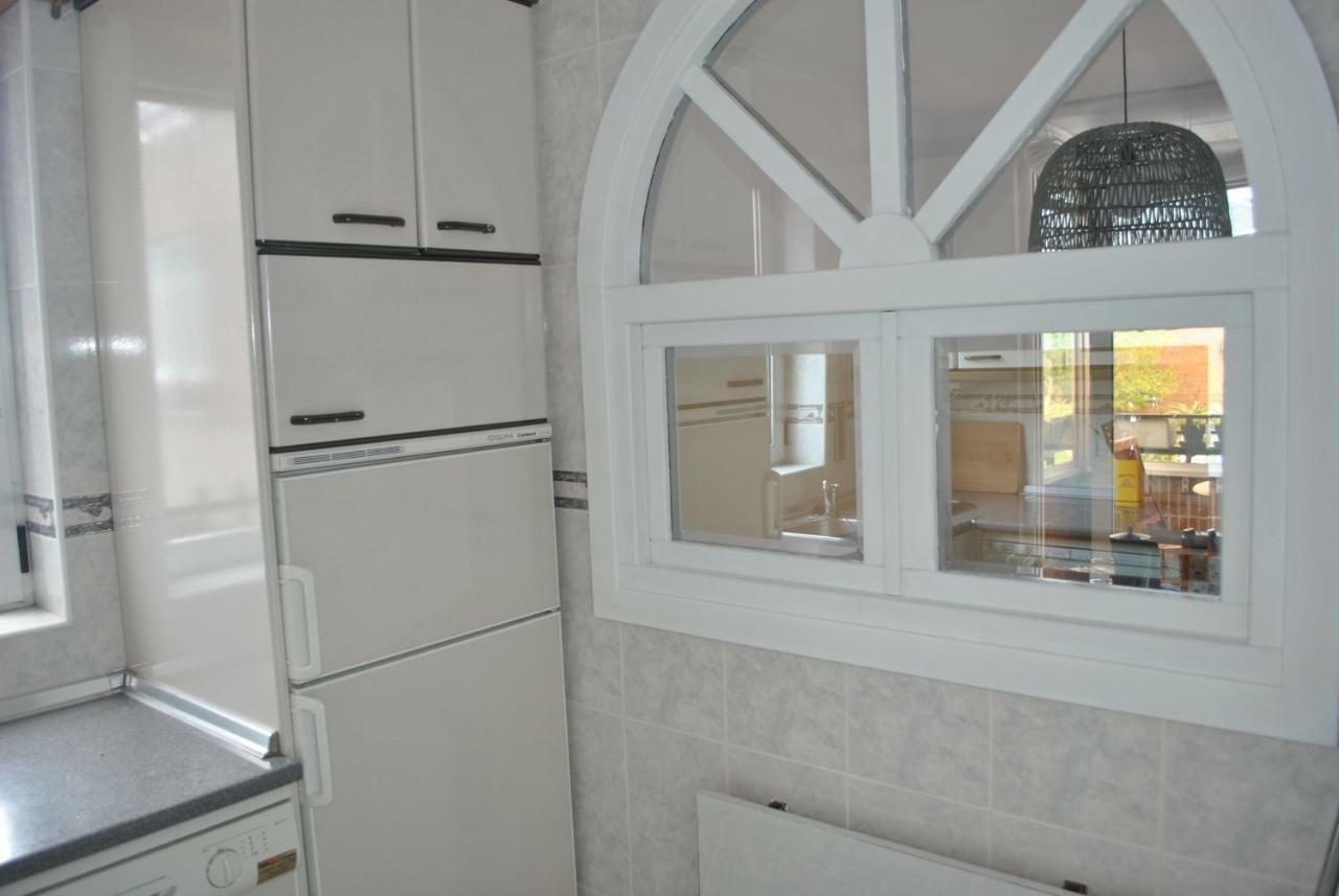 Con Piscina, Parking Y Terraza Apartment